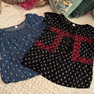 Old Navy bundle of 2 Peasant Style Embroidered Tops Short Sleeves sz Med